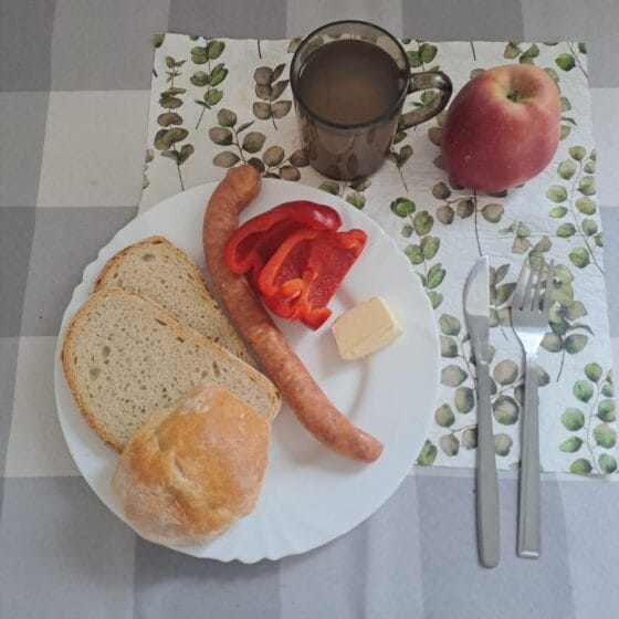 Poniedziałek 07.04.2025 r.: Śniadanie