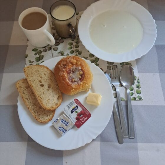 Czwartek 10.04.2025 r.: Śniadanie