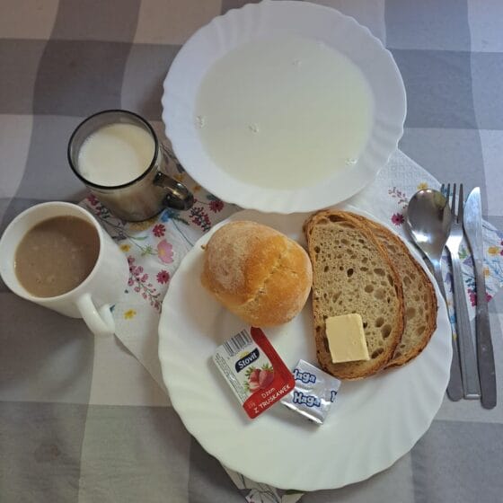 Poniedziałek 28.04.2025 r.: Śniadanie