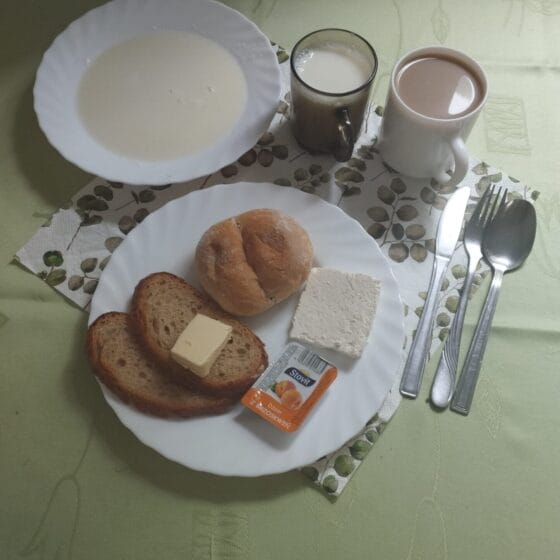 Poniedziałek 26.05.2025 r.: Śniadanie