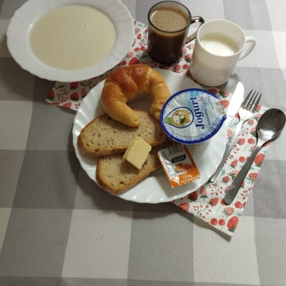 Czwartek 31.07.2025 r.: Śniadanie
