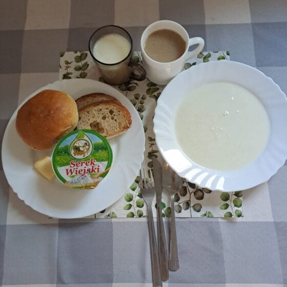 Piątek 04.04.2025 r.: Śniadanie