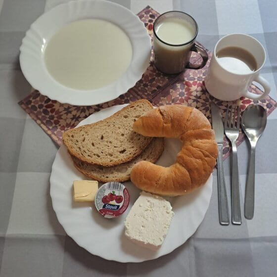 Piątek 27.06.2025 r.: Śniadanie