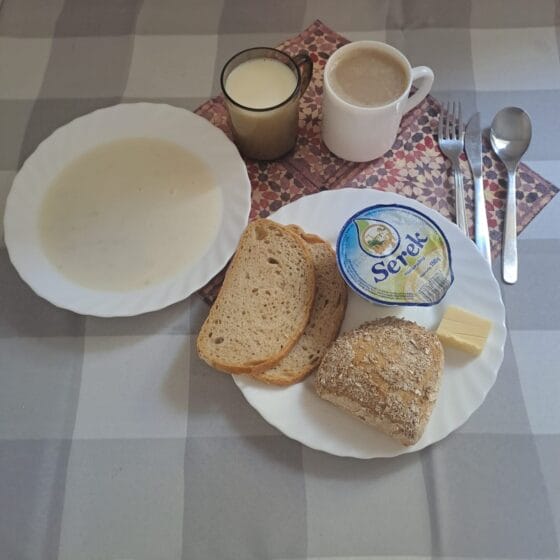 Czwartek 3.07.2025 r.: Śniadanie