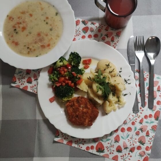 Poniedziałek 28.07.2025 r.: Obiad