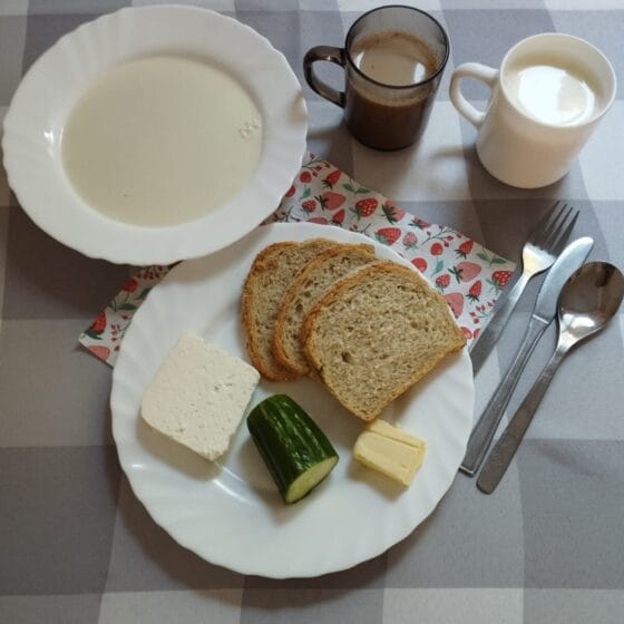 Piątek 08.08.2025 r.: Śniadanie