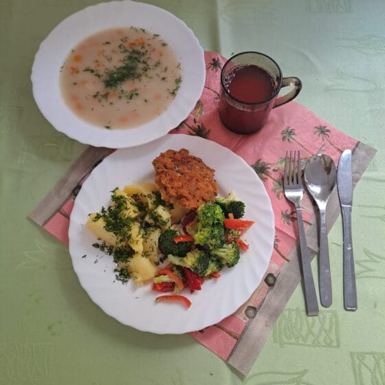 Poniedziałek 25.08.2025 r.: Obiad