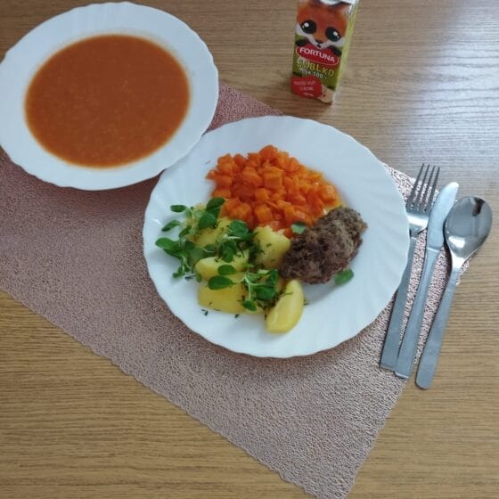 Poniedziałek 15.09.2025 r.: Obiad