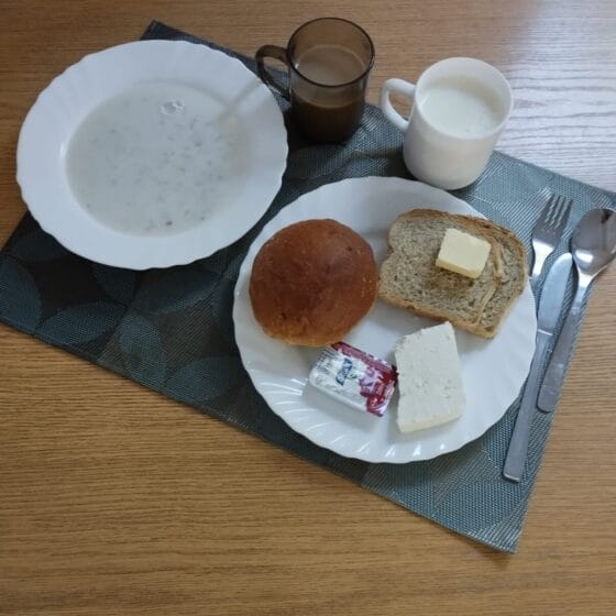 Czwartek 18.09.2025 r.: Śniadanie