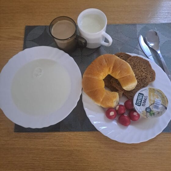 Wtorek 23.09.2025 r.: Śniadanie