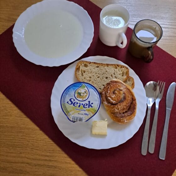 Czwartek 9.10.2025 r.: Śniadanie